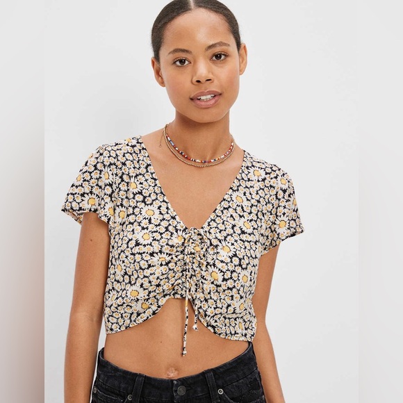 AE cinch-front top - Picture 2 of 7